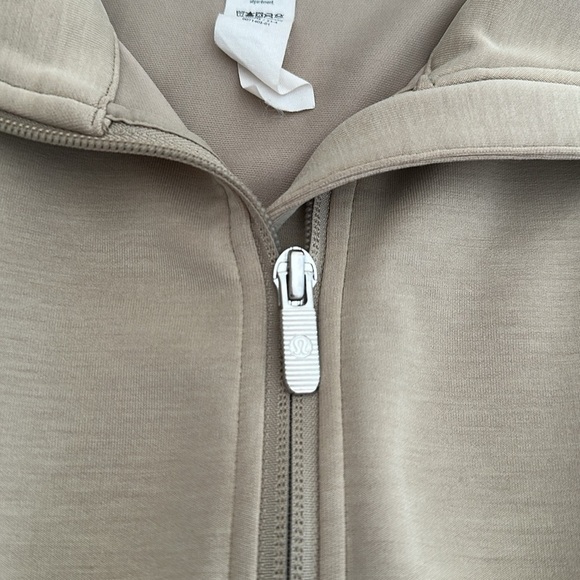 Lululemon - Picture 9 of 11